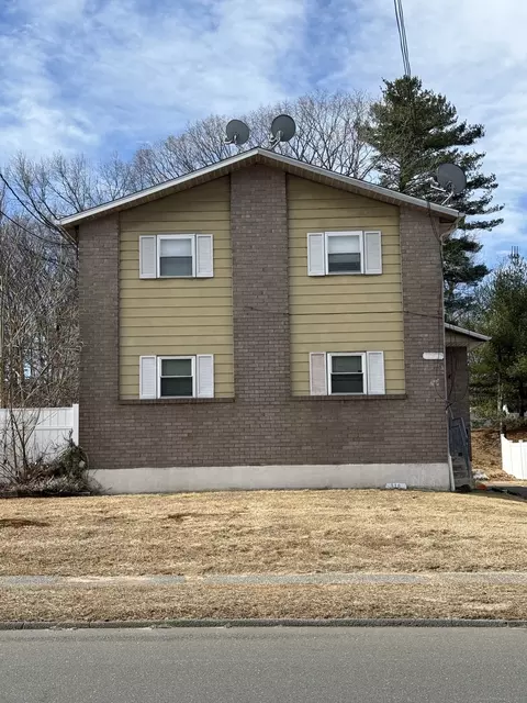 318 Emmett St, Bristol, CT 06010