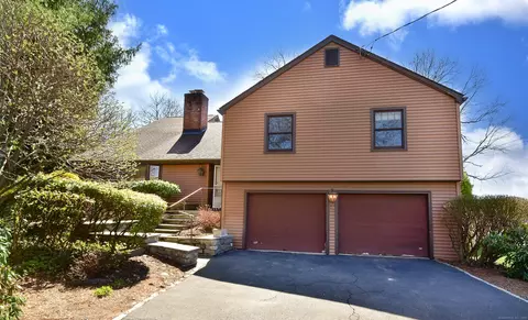79 Pheasant Hill Dr, West Hartford, CT 06107