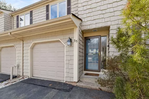 35 Uplands Way #35, Glastonbury, CT 06033