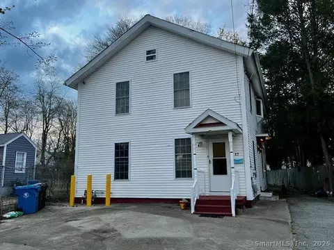 17 Maple St, Norwich, CT 06360