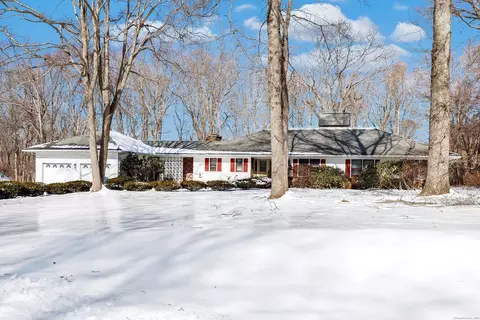 30 Abbey Ln, Shelton, CT 06484
