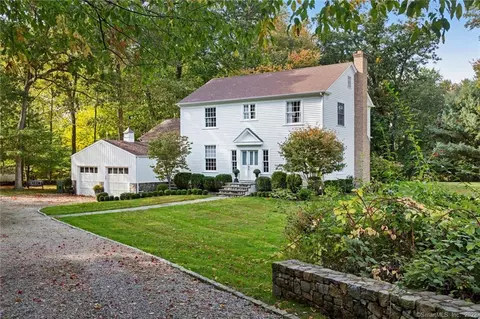 8 Twin Circle Dr, Westport, CT 06880