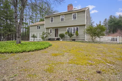 15 Limekiln Rd, Redding, CT 06896