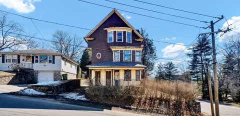 133-135 Byrneside Ave, Waterbury, CT 06704