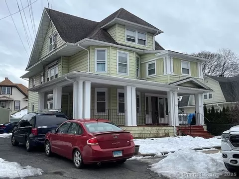 105 Wentworth St, Bridgeport, CT 06606