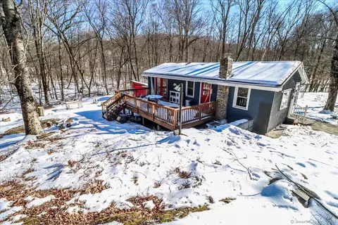 17 Eldred Rd, New Fairfield, CT 06812