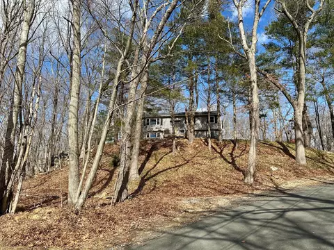 3 Kings Hwy Ext, Shelton, CT 06484