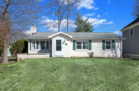 10 Theodore Ln, Norwalk, CT 06851