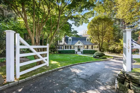 2101 Burr St, Fairfield, CT 06824
