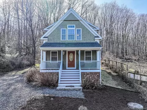 185 Great Quarter Rd, Sandy Hook, CT 06482