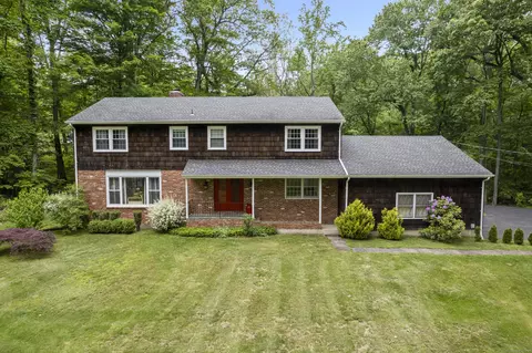 4 Wildwood Ln, Weston, CT 06883