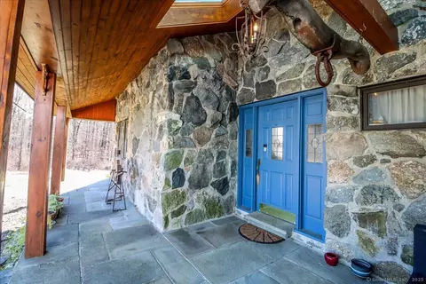 46 Shepard Hill Rd, Newtown, CT 06470