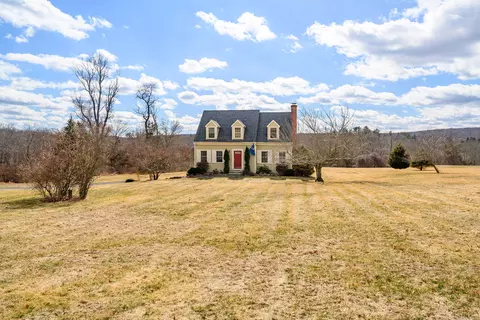 6 Hattertown Rd, Newtown, CT 06470