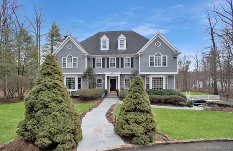 9 Twin Pond Ln, New Canaan, CT 06840