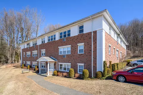 17 Fordyce Ct #2, New Milford, CT 06776