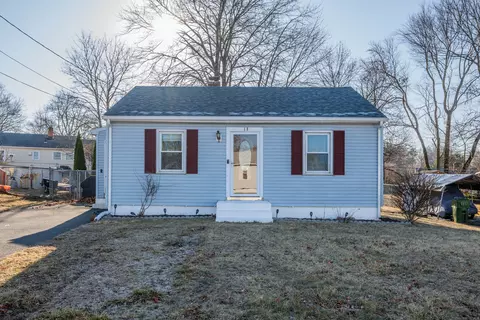 18 Sandy Dr, Bristol, CT 06010