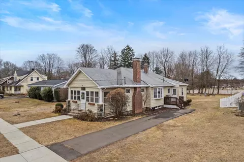 71 James St, Hamden, CT 06518