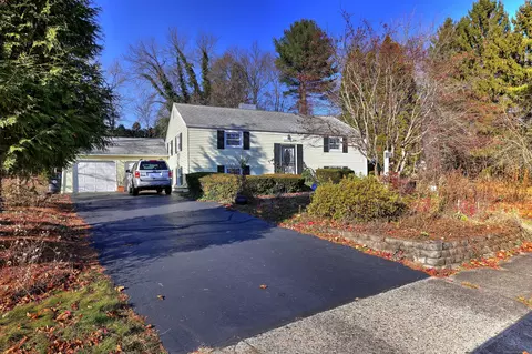 109 Green Meadow Rd, Milford, CT 06461