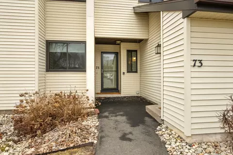 75 Simsbury Lndg #75, Simsbury, CT 06070