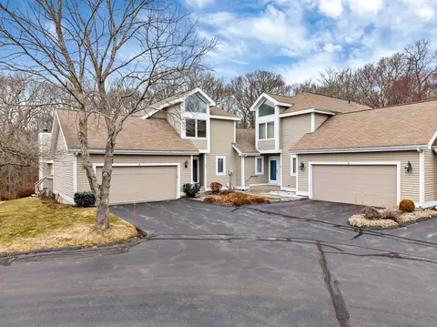 8 Brandon Ln #8, Mystic, CT 06355