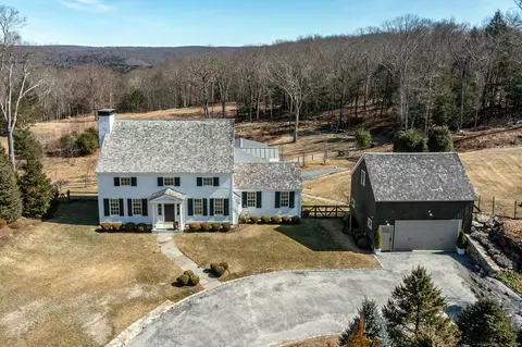 42 Berry Rd, Roxbury, CT 06783