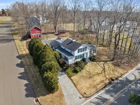 26 Totoket Rd, Branford, CT 06405
