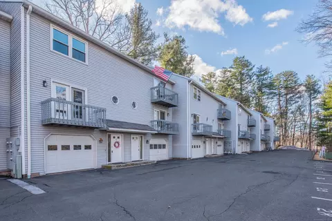 100 Northampton Ln #27, Plainville, CT 06062