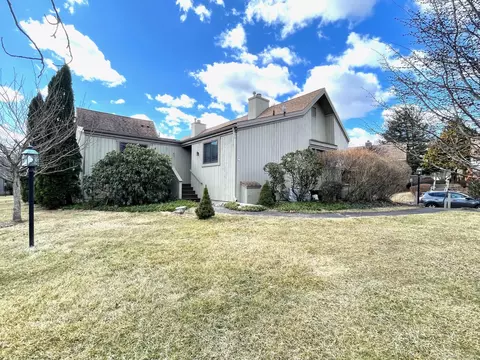 109 Creek Ln #A, Stratford, CT 06614