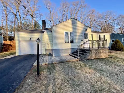 68 Westlook Rd, Wethersfield, CT 06109