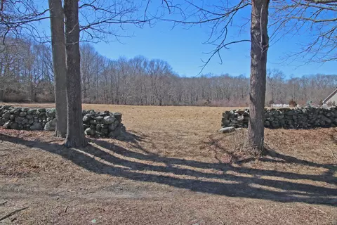 231 NW Corner Rd, North Stonington, CT 06359