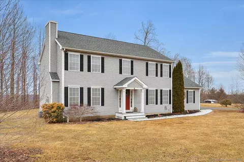 6 Oakwood Dr, Beacon Falls, CT 06403