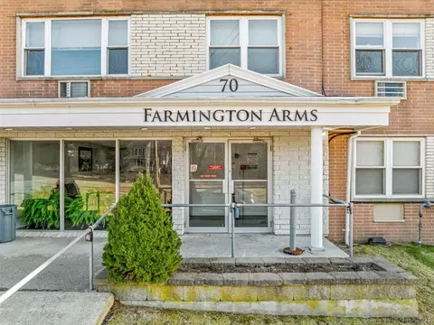 70 Farmington Ave #2B, New London, CT 06320