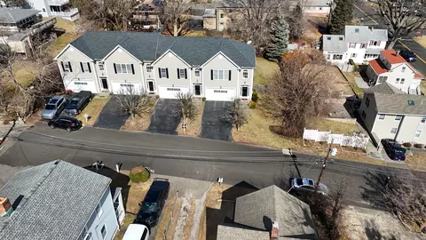 110 Warren Ave #110, Fairfield, CT 06825