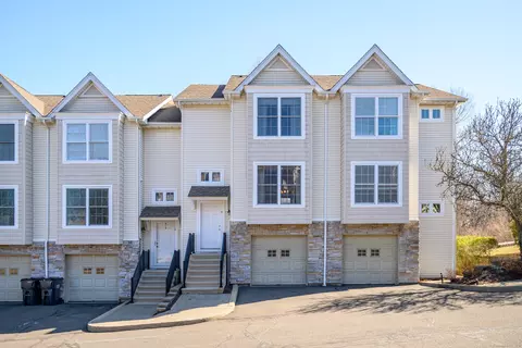 32 Crows Nest Ln #14, Danbury, CT 06810