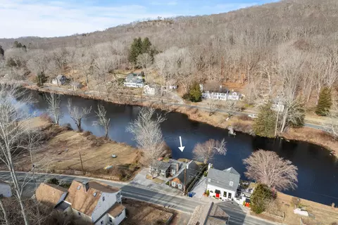 24 Old Hamburg Rd, Lyme, CT 06371