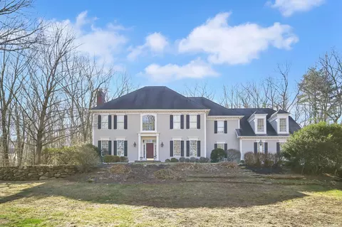 66 High Valley Dr, Canton, CT 06019