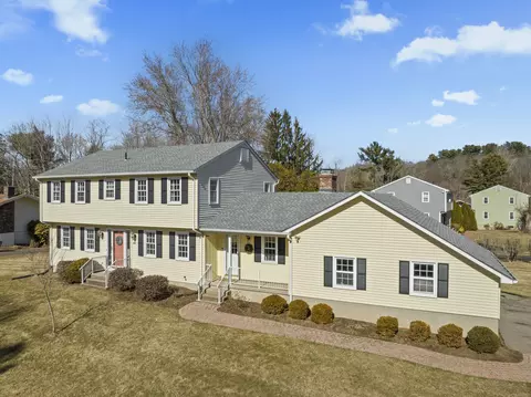 282 Valley Shore Dr, Guilford, CT 06437