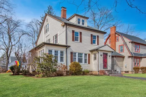 83 Penn Dr, West Hartford, CT 06119
