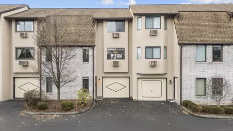 5 Radio Pl #5, Stamford, CT 06906