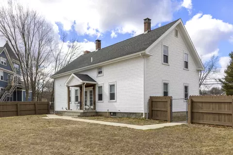 8 Lake St, Moosup, CT 06354