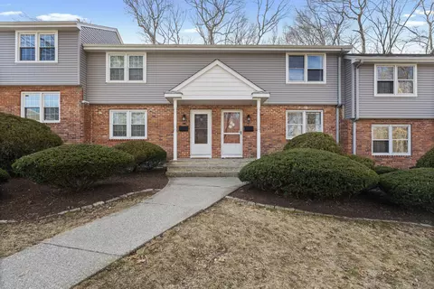 81 E Pattagansett Rd #40, Niantic, CT 06357