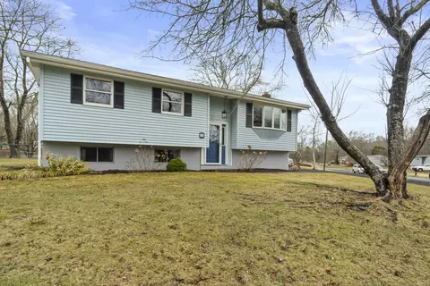 19 Town Farm Rd, Ledyard, CT 06339