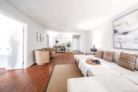 55 Mill Plain Rd #30-6, Danbury, CT 06811