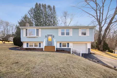 37 Carey Ln, Norwich, CT 06360