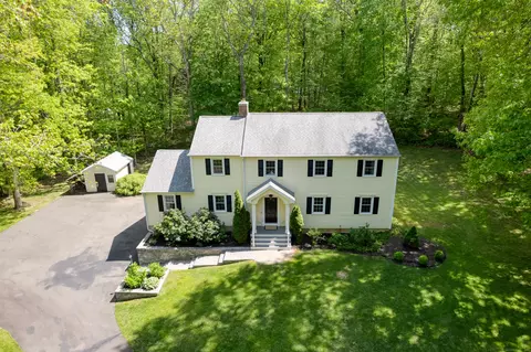 31 Pine Dr, Madison, CT 06443