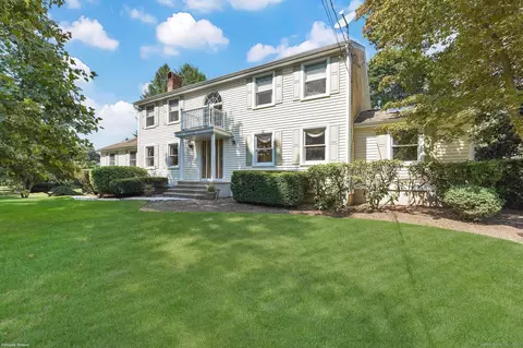 10 Cornfield Rd, Trumbull, CT 06611