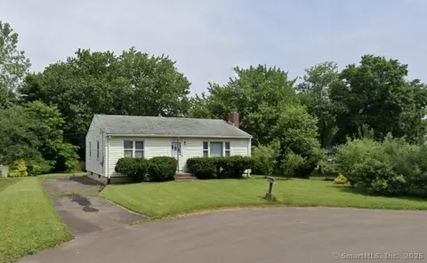 9 Allen Ct, East Haven, CT 06512