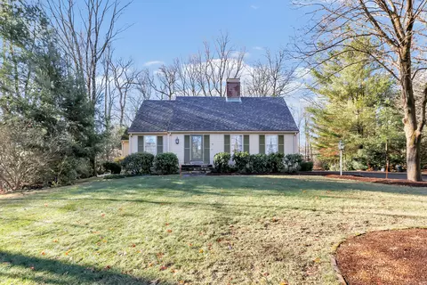 53 Poplar Dr, Shelton, CT 06484