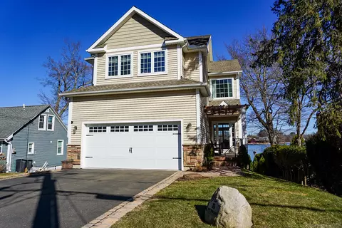 86 Lake Shore Dr, Middlefield, CT 06455