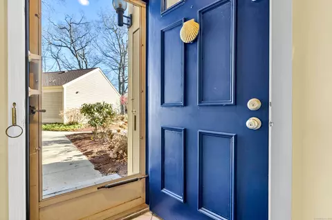 118 Sandy Point Rd #118, Old Saybrook, CT 06475